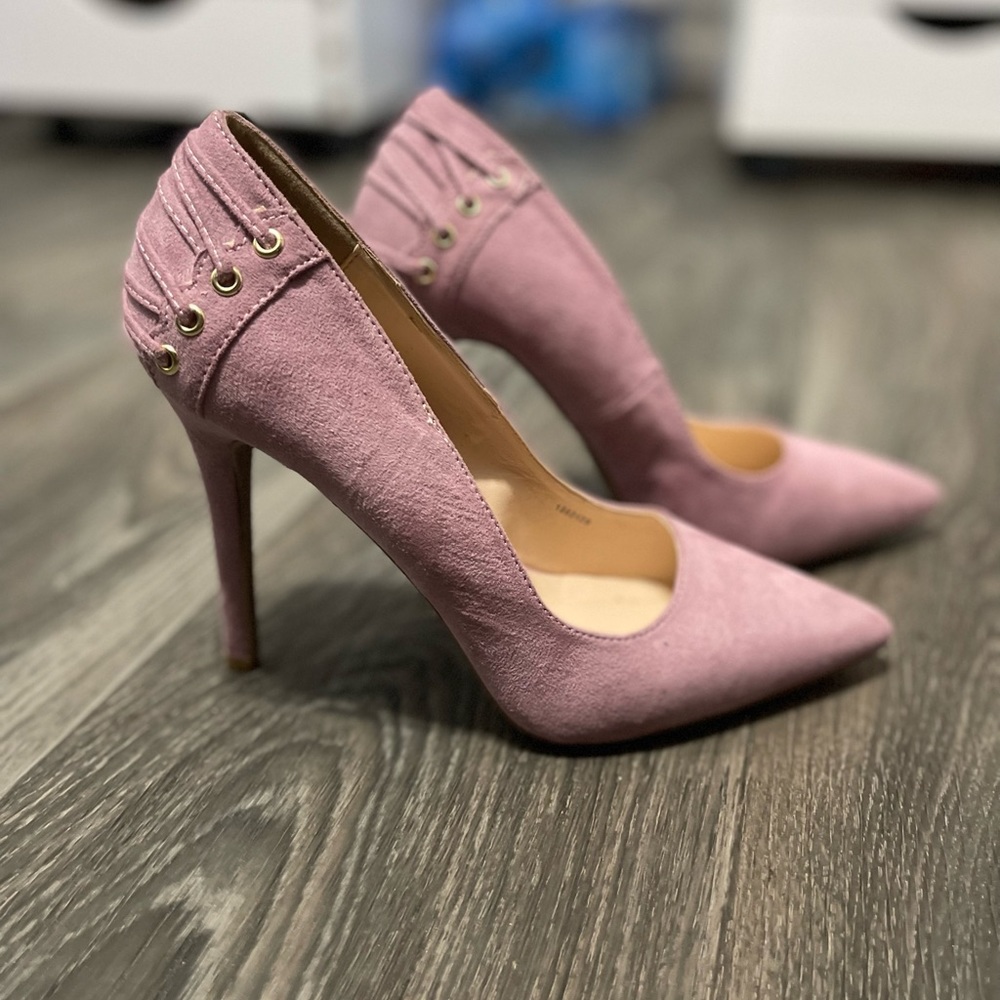 Pointed Blush Stiletto Heel with Lace on the Back